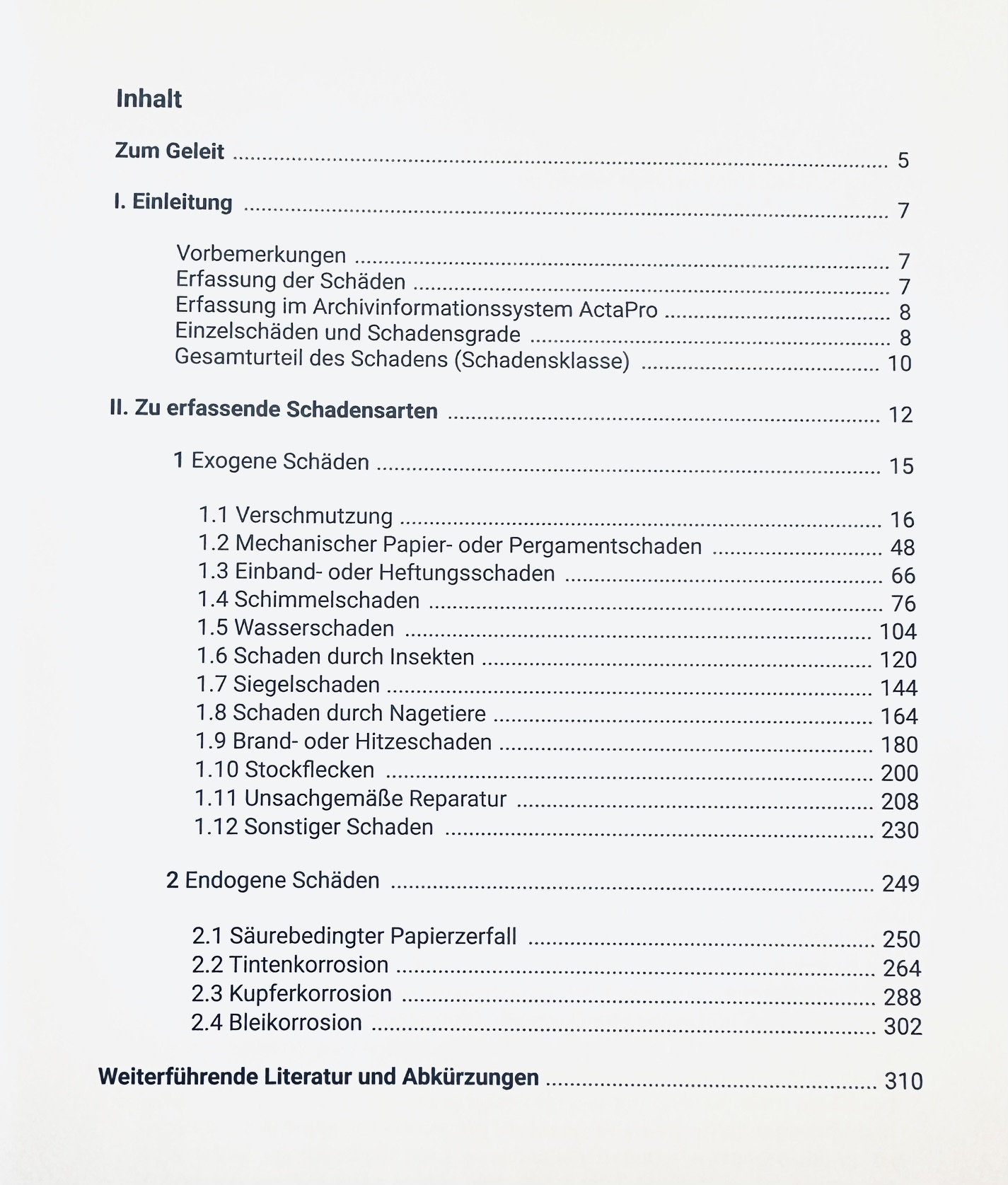 Schäden an Archiv- und Bibliotheksgut erkennen und klassifizieren